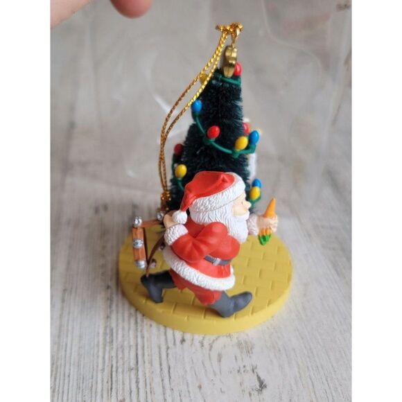 Santa's best 1992 flight preparations ornament Xmas vintage - Picture 2 of 6